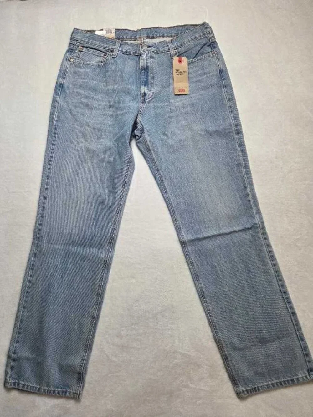 New 36x34 Levi's 541 Athletic Fit  taper jeans with Warp Stretch light wash
